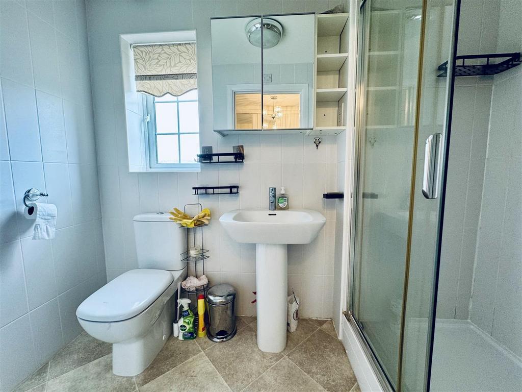 Ensuite.jpeg