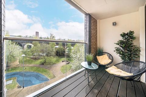 Flat 50, Chamberlain Court Silwood Street, London, SE16 2AZ