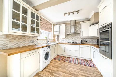 61 Semley Road, London, SW16 4PL