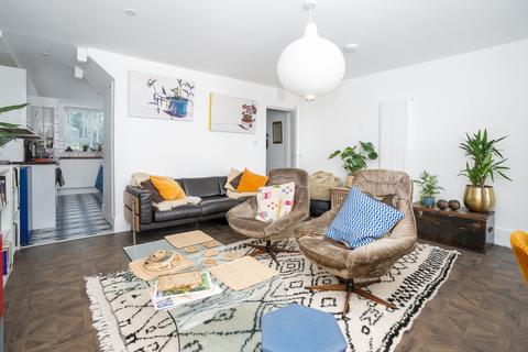 3 bedroom apartment for sale, Gayhurst Road, London E8