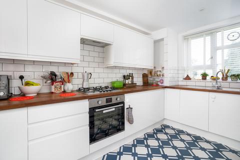 3 bedroom apartment for sale, Gayhurst Road, London E8