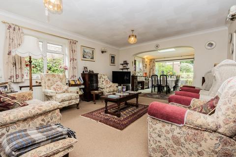 undefined, 1.4 Miles From Etchingham Mainline Station in Hurst Green