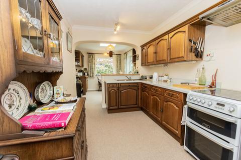 undefined, 1.4 Miles From Etchingham Mainline Station in Hurst Green