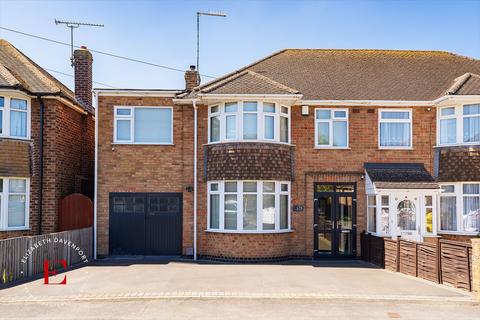 5 bedroom semi-detached house for sale