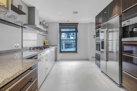 4 bedroom property for sale, Trevor Square, London SW7
