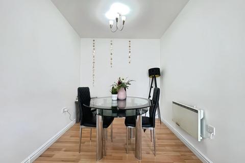 2 bedroom apartment for sale, Prince Regent Road, Hounslow