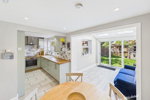 14 Jane Close, Aylesbury, HP21 9YG