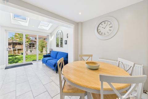 14 Jane Close, Aylesbury, HP21 9YG