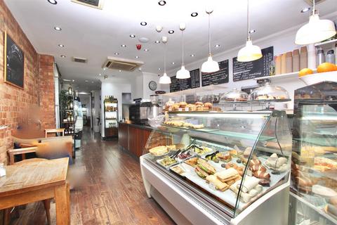Property to rent, Stoke Newington Church Street, London N16