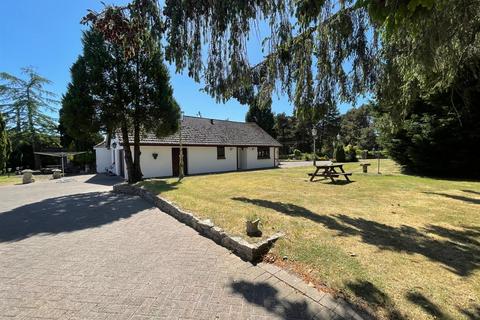 5 bedroom detached house for sale, Barrack Road, West Parley, Ferndown