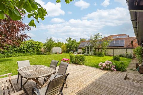 Little Meeching Blacklands Crescent, Forest Row, RH18 5NN