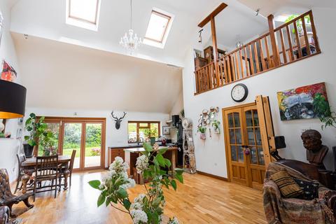 Little Meeching Blacklands Crescent, Forest Row, RH18 5NN