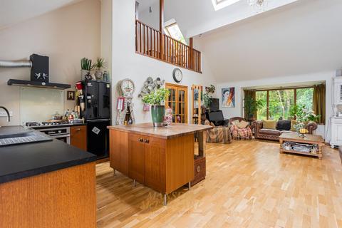Little Meeching Blacklands Crescent, Forest Row, RH18 5NN