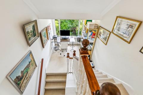 2 bedroom flat for sale, Castelnau, Barnes, London