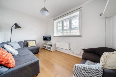 3 bedroom flat to rent, Falmouth Road London SE1