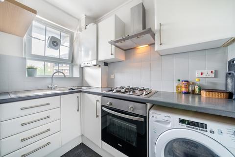 3 bedroom flat to rent, Falmouth Road London SE1