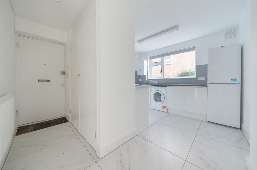 Hallway / Kitchen