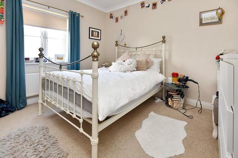 29 Bayfields, Gillingham, SP8 4AE