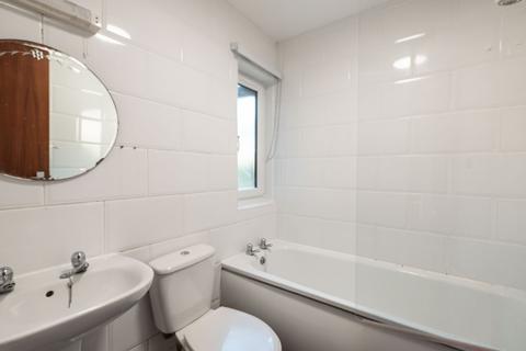 2/4 Belhaven Place, Edinburgh, EH10 5JN