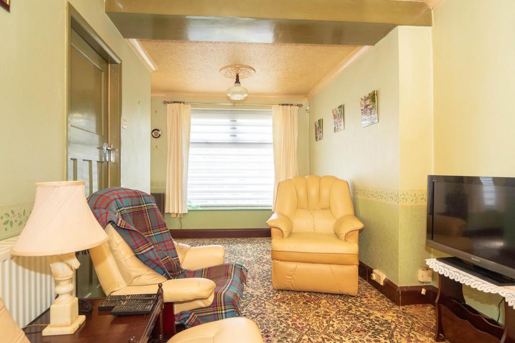 Sitting/dining room