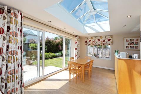 8 Litton Gardens, Oakley, Basingstoke, RG23 7JS