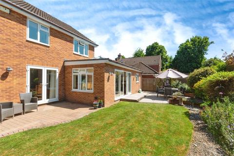 8 Litton Gardens, Oakley, Basingstoke, RG23 7JS