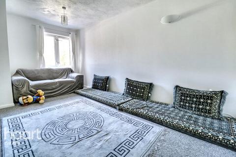 2 bedroom terraced house for sale, Gabion Avenue, Purfleet