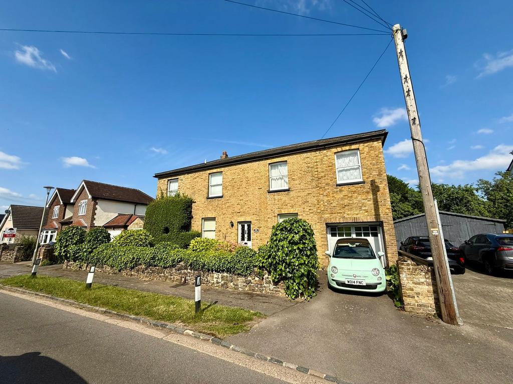 Detached house exterior, garage