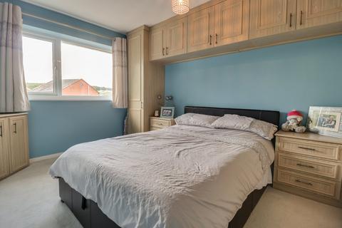 8 Broadgate Rise, Horsforth, Leeds, LS18 4DL