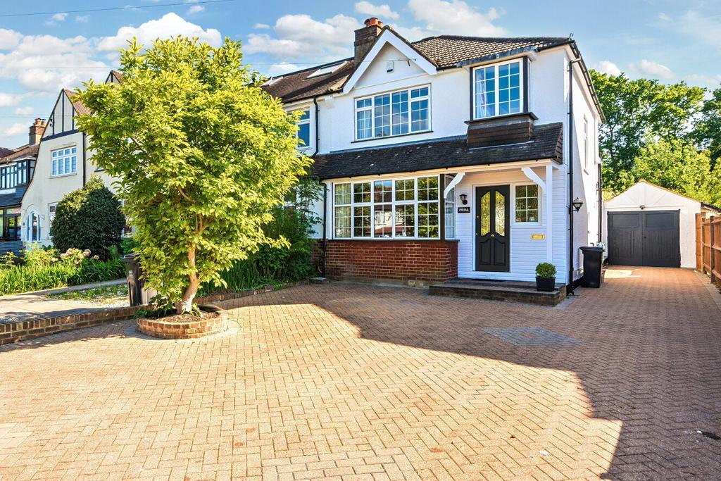 Pickhurst Rise, West Wickham, Kent, BR4 3 bed end of terrace house for ...