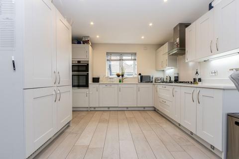 5 bedroom detached house for sale, Within Walking Distance Of Marden Station