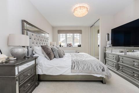 5 bedroom detached house for sale, Within Walking Distance Of Marden Station