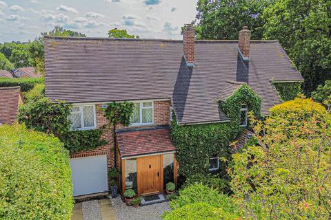 4 bedroom detached house for sale - Woodchester Road, Dorridge, B93