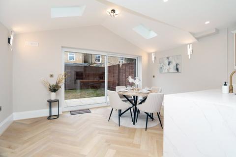 2 bedroom detached house for sale, Pyne Road, Surbiton KT6