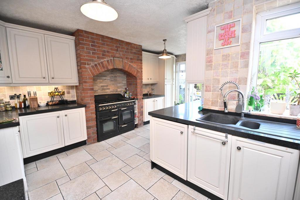 Chorley Road, Westhoughton, Bolton, BL5 3 NS - STUN