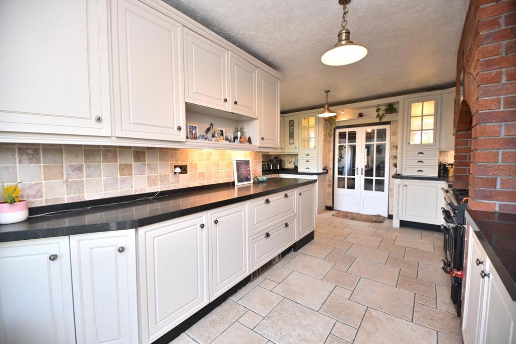 Chorley Road, Westhoughton, Bolton, BL5 3 NS - STUN