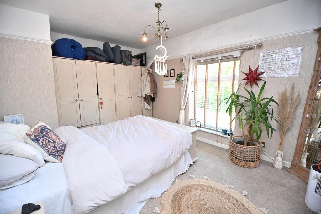 Chorley Road, Westhoughton, Bolton, BL5 3 NS - STUN