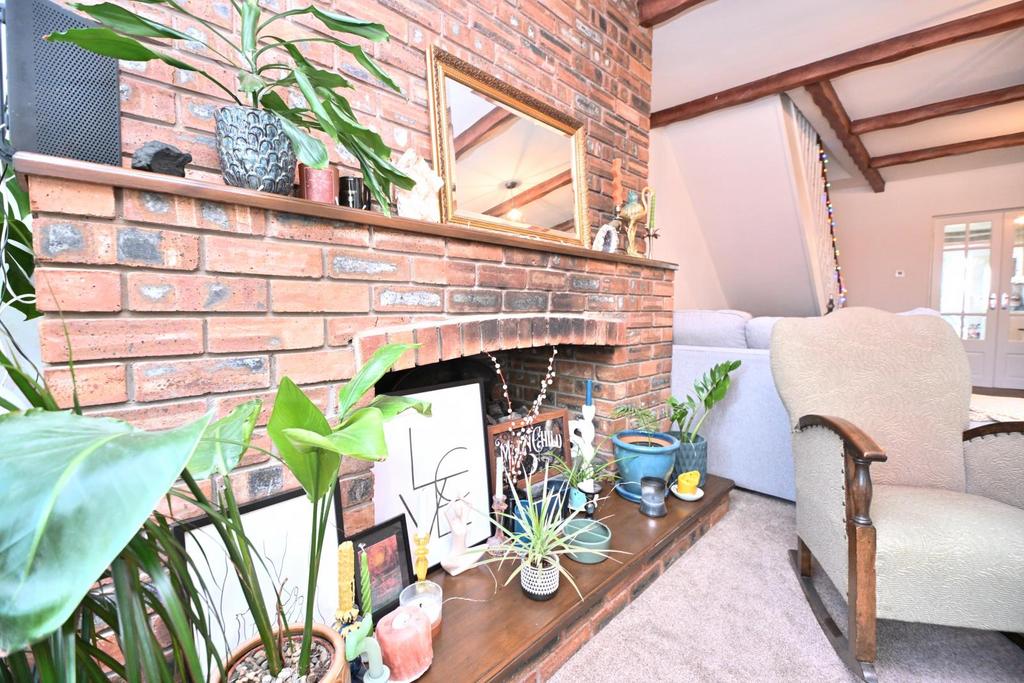 Chorley Road, Westhoughton, Bolton, BL5 3 NS - STUN