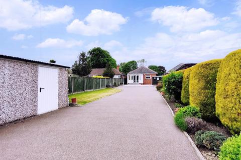 2 bedroom detached bungalow for sale, St. Johns Walk, Royston