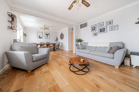 3 bedroom bungalow for sale, Milton Road, Hampshire PO7