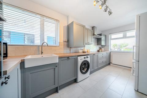 3 bedroom bungalow for sale, Milton Road, Hampshire PO7