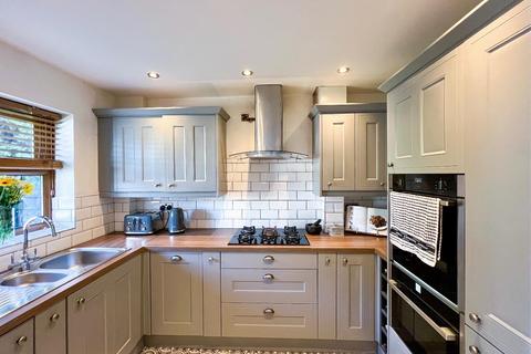 44 Brynheulog, Brynmenyn, Bridgend, CF32 9HP