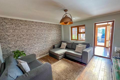 44 Brynheulog, Brynmenyn, Bridgend, CF32 9HP