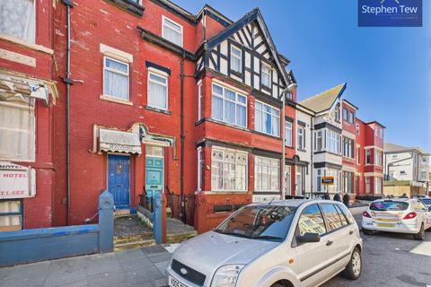 7 bedroom terraced house for sale