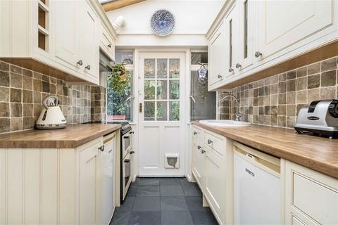 52 Couthurst Road, London, SE3 8TW