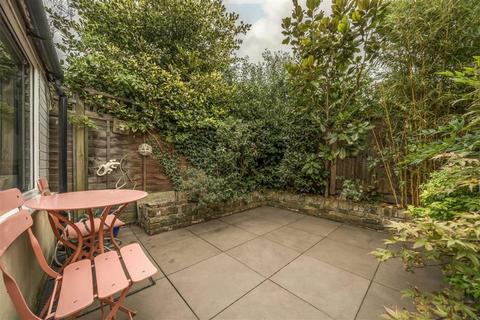 52 Couthurst Road, London, SE3 8TW