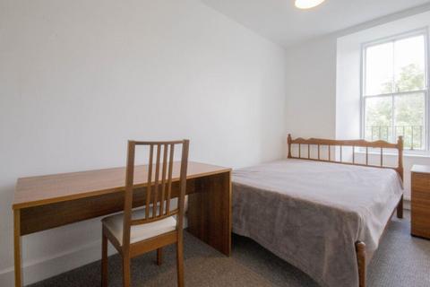 4 bedroom flat to rent, 1830L Clerk Street, Edinburgh, EH8 9JB