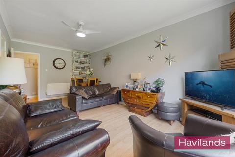 1 bedroom flat for sale, 1a Lincoln Road, Enfield