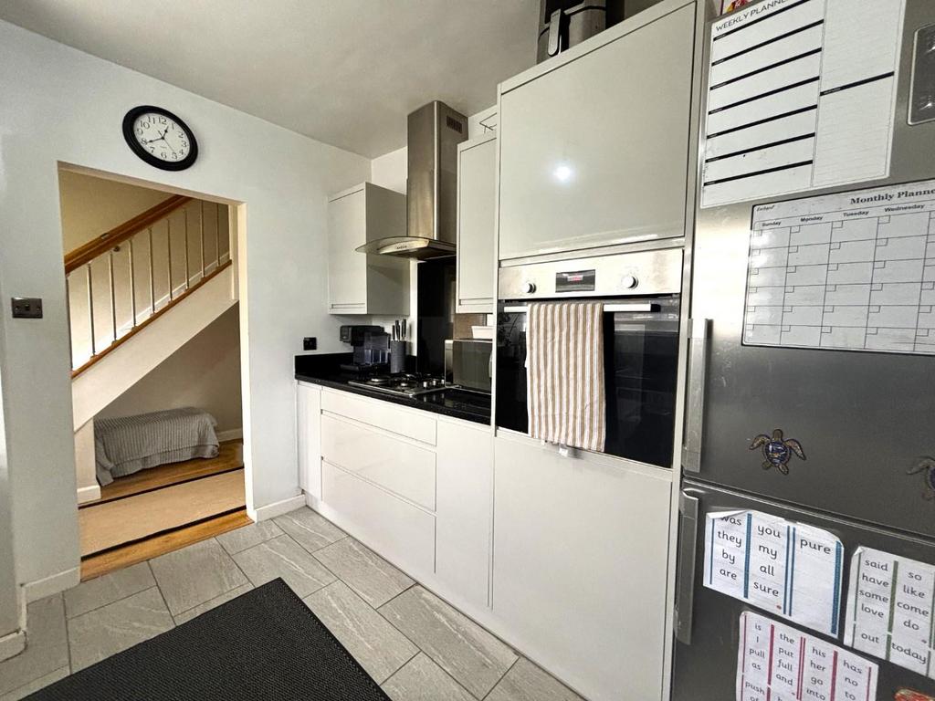 Kitchen 1.jpeg