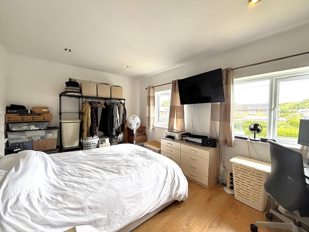 Bedroom 1.jpeg